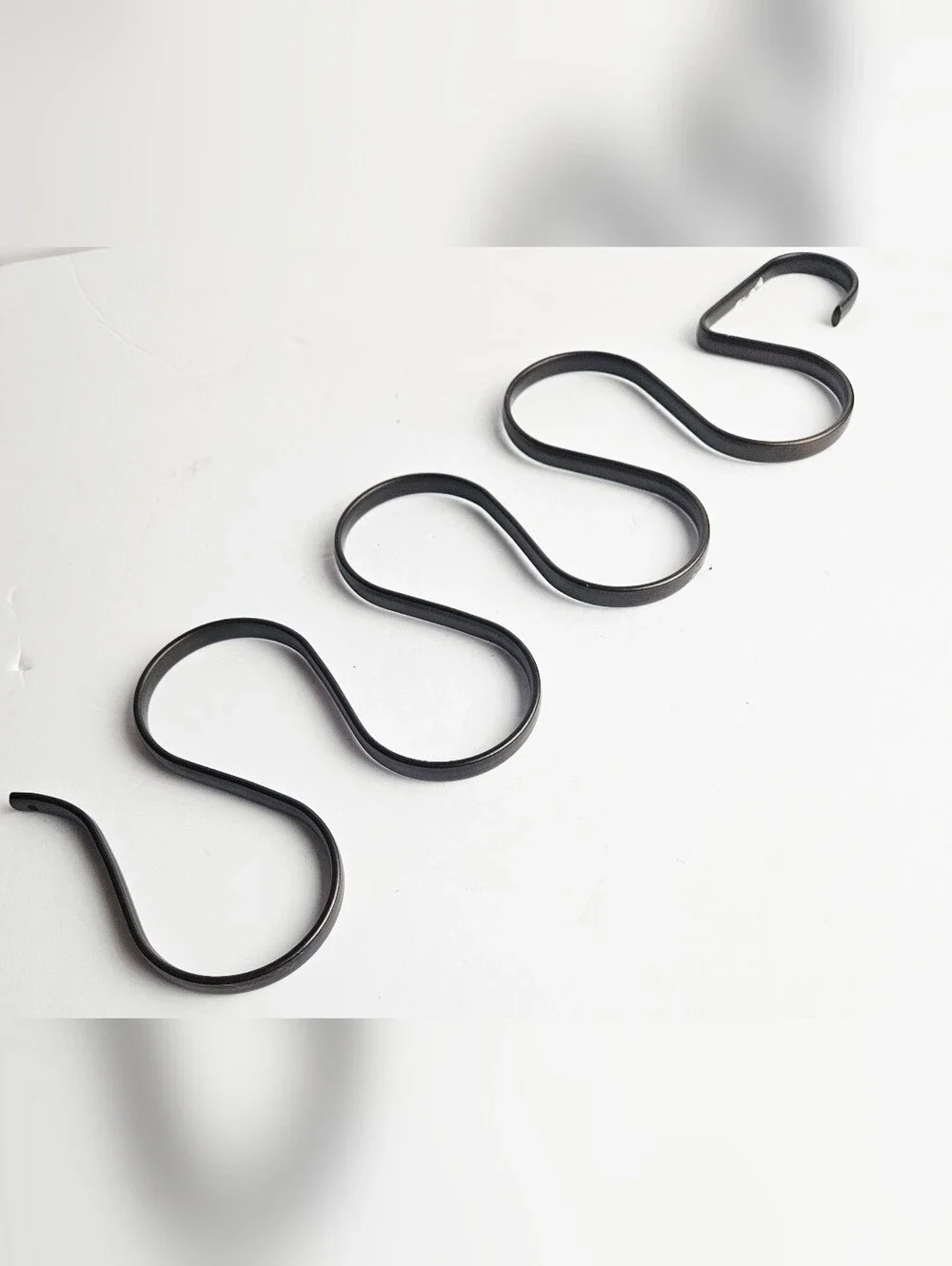 Serpentine Scarf Hanger - Bronze Finish Metal Closet Organizer for Ties, Belts,